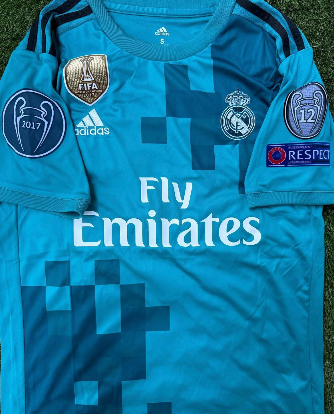 Maillot Retro Real Madrid 2017/18